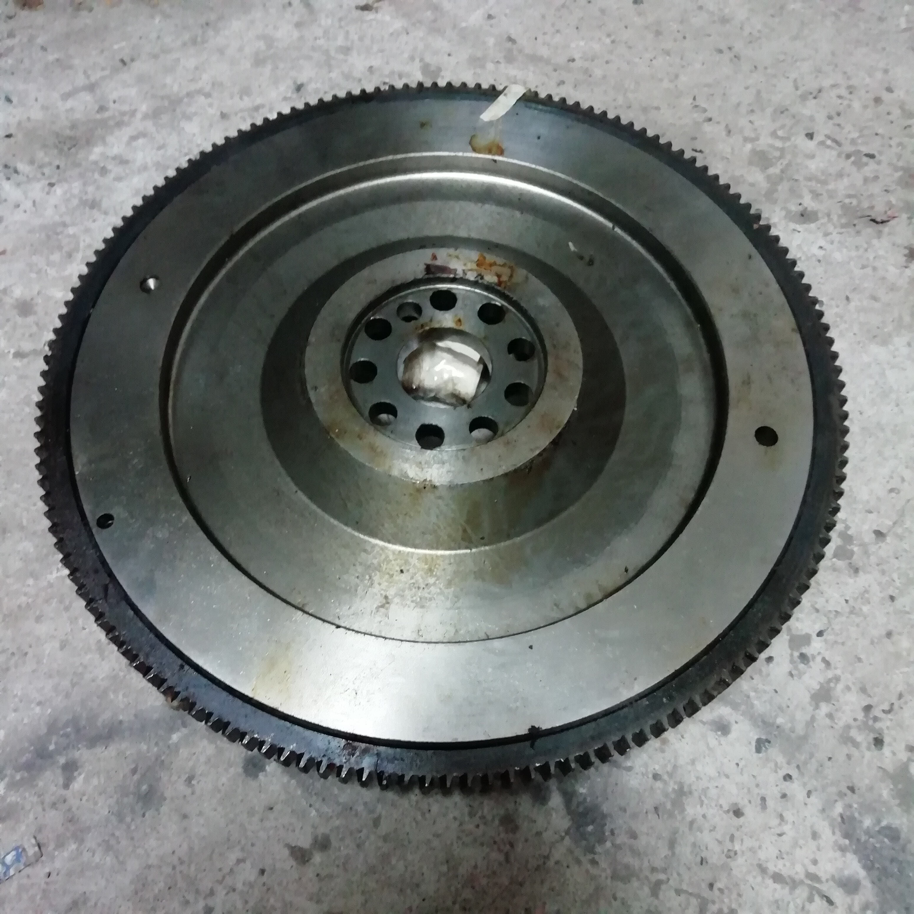 Маховик 245-1005114-3-06 ЗУБРЕНОК ( сцепление SACHS) 9 болтов Маховик 245-1005114-3-06 ЗУБРЕНОК ( сцепление SACHS) 9 болтов