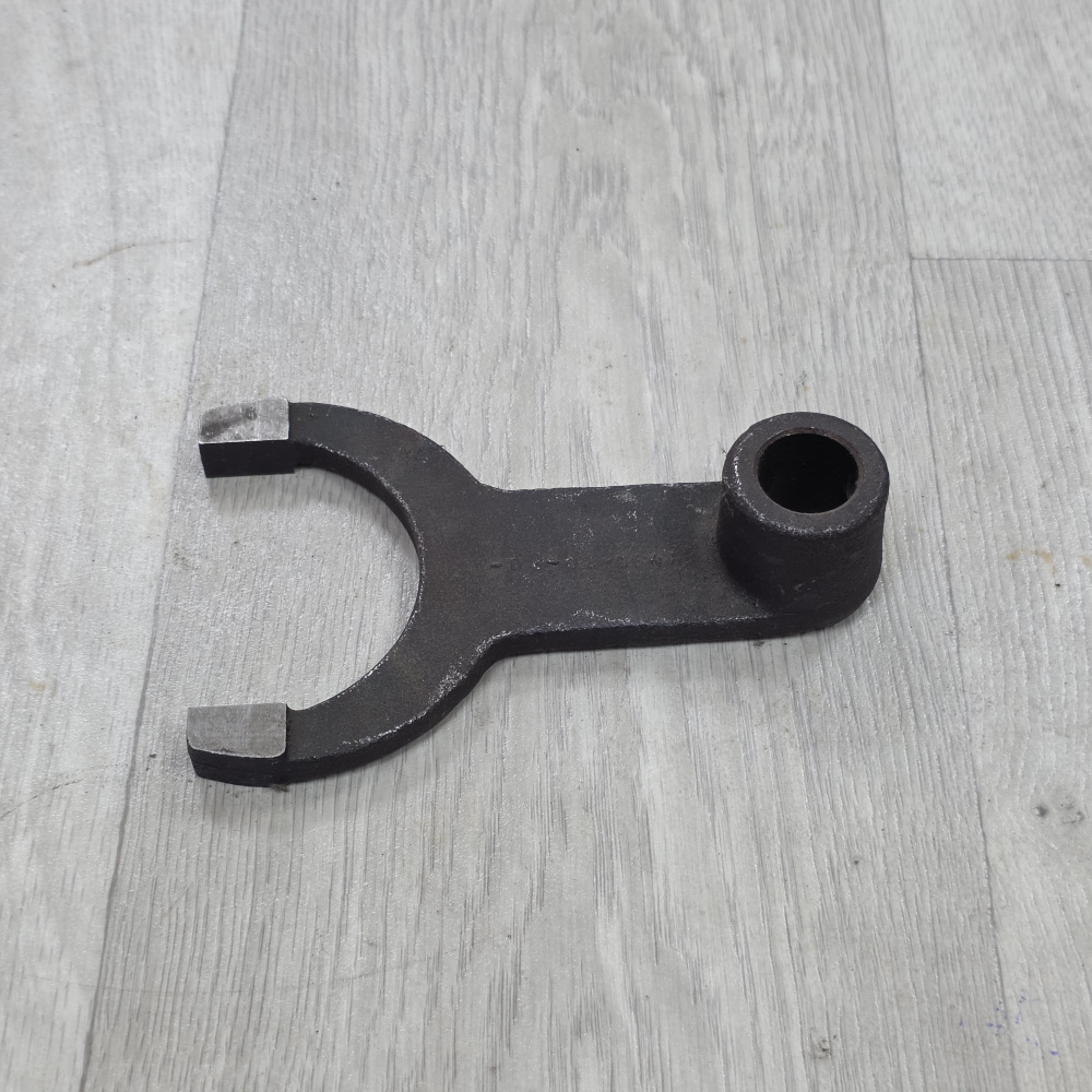 Вилка КОМ ГАЗ-33081 САДКО Вилка КОМ ГАЗ-33081 САДКО